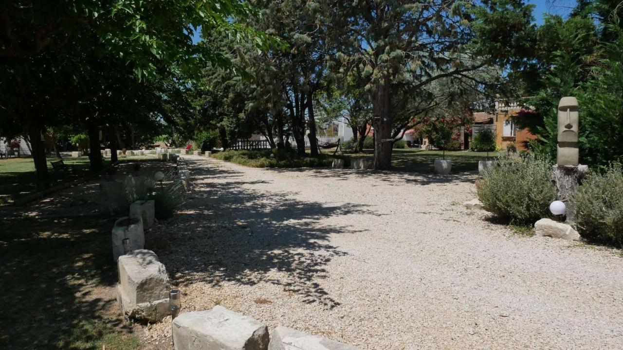 Mas Maurane - L'Olivier Avec Spa Prive Aux Portes D'Arles Tarascon Exterior foto